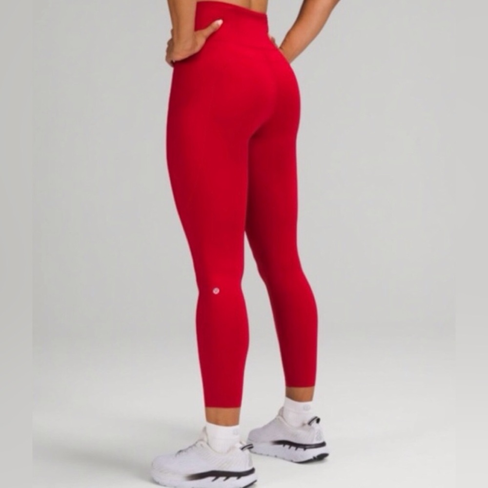 🍋NWOT Lululemon Fast n Free 23" Crop ( NWT $128 )